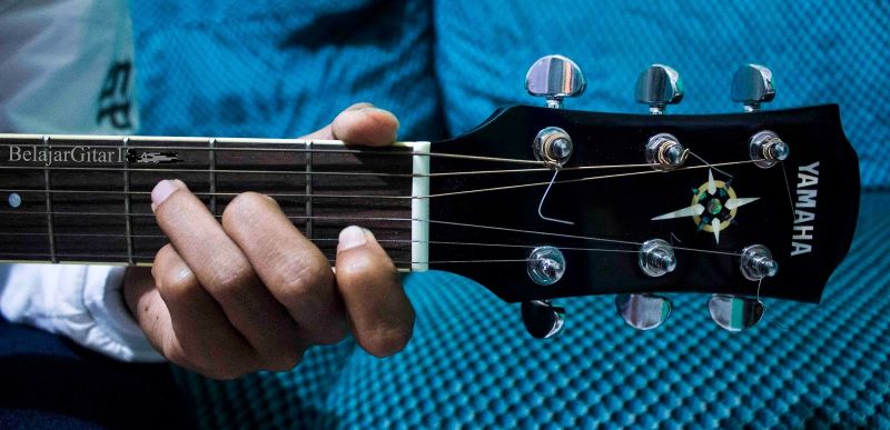 10+ Cara Belajar Bermain Gitar Untuk Pemula, Kunci Dasar Gitar, Video