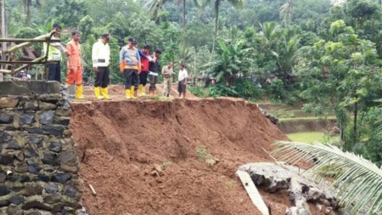 9+ Contoh Teks Eksplanasi Singkat & Lengkap Strukturnya | Alam, sosial