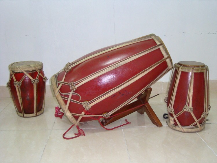 Contoh Alat Musik Ritmis Tradisional Modern Dan Cara Memainkannya