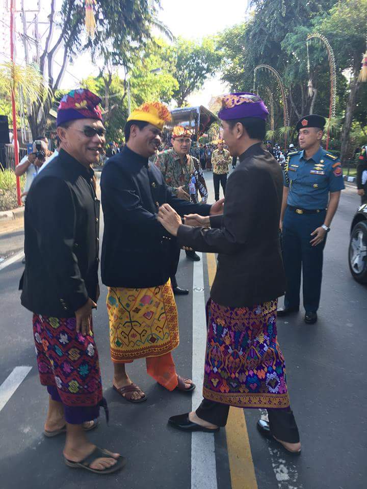 11+ Pakaian Adat Bali Pria Dan Wanita Beserta Gambar Dan