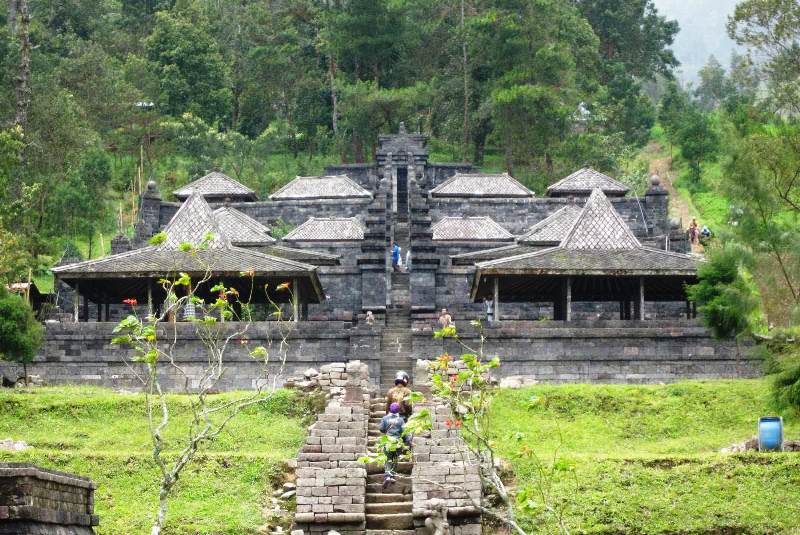 Candi Cetho : Sejarah, Lokasi, Keindahan, Mistis dan Eksotisme