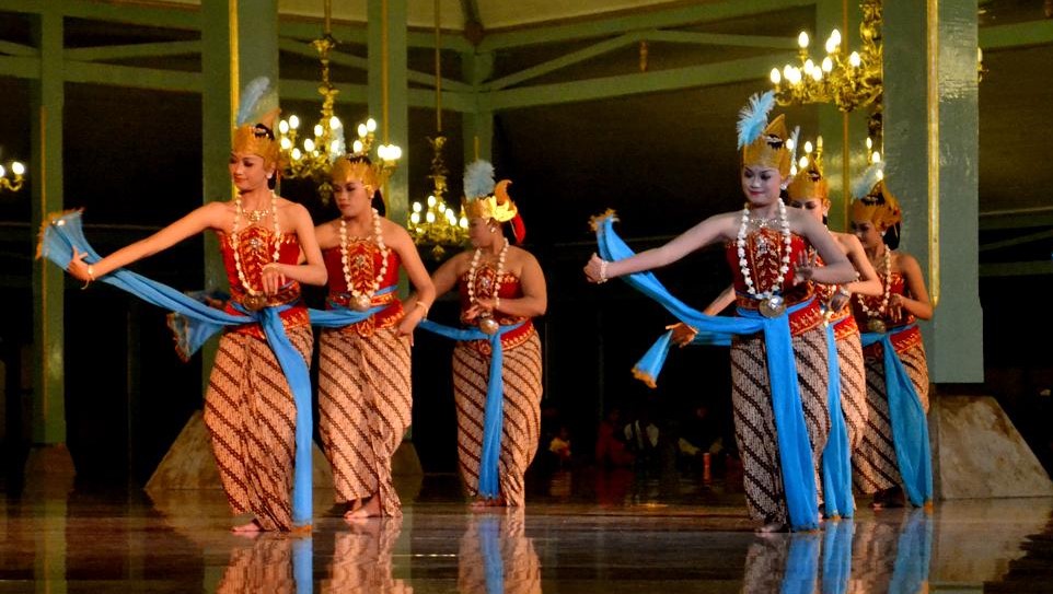 Tari Gambyong Sejarah, Gerakan Tari, Kostum dan Musik Pengiring